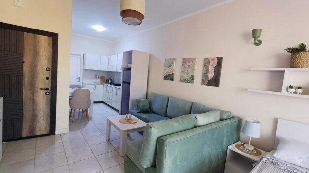 LAURA APARTMENT